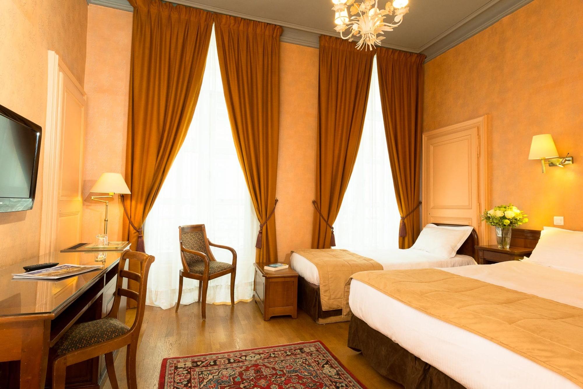 Hotel Du Palais Bourbon Paris Exterior photo